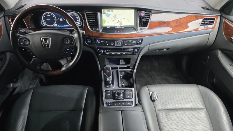 Hyundai Equus