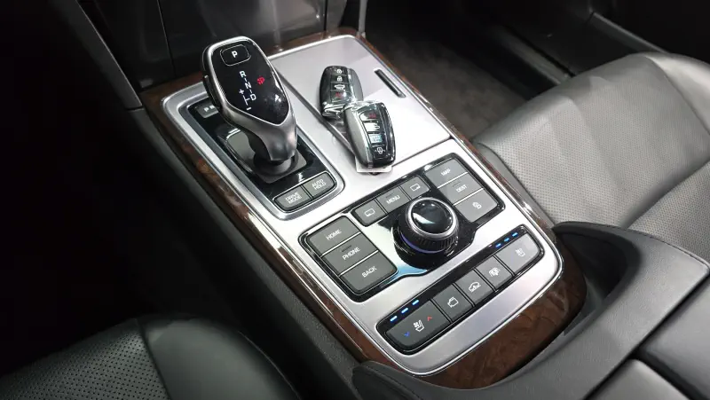 Hyundai Equus