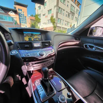 Infiniti Q70