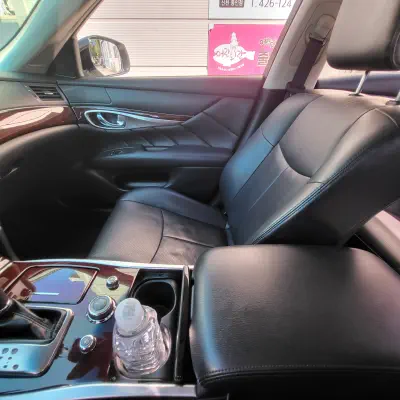 Infiniti Q70