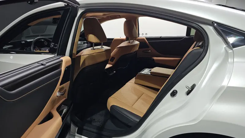 Lexus ES300h