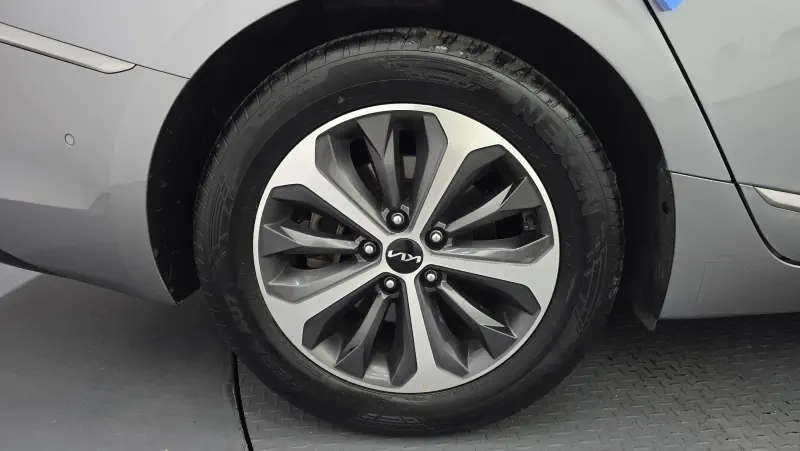Kia K8