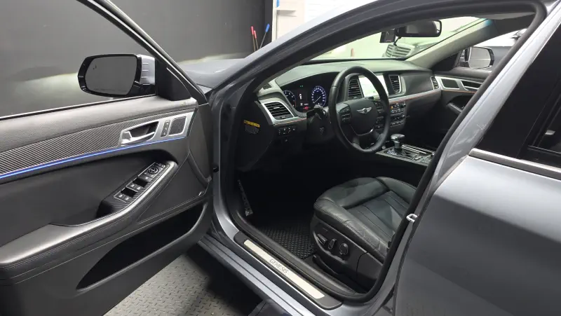 Hyundai Genesis