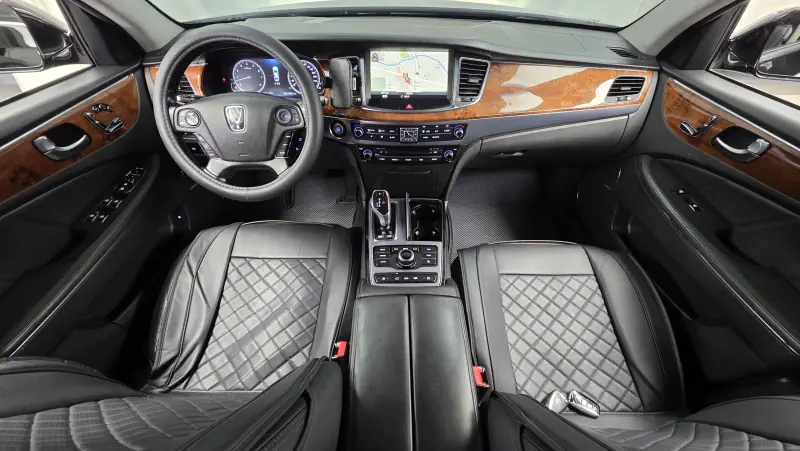 Hyundai Equus