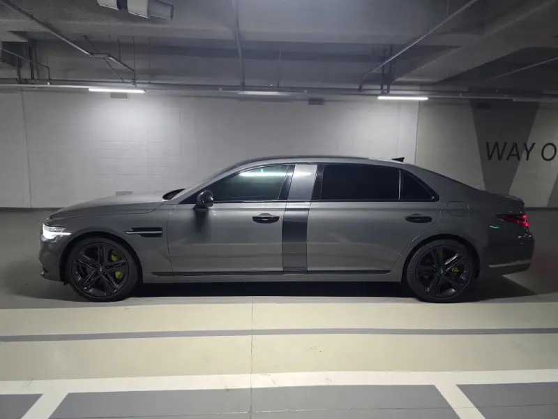 Genesis G90