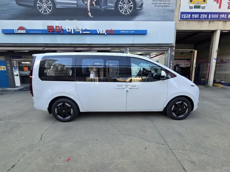 Hyundai Staria