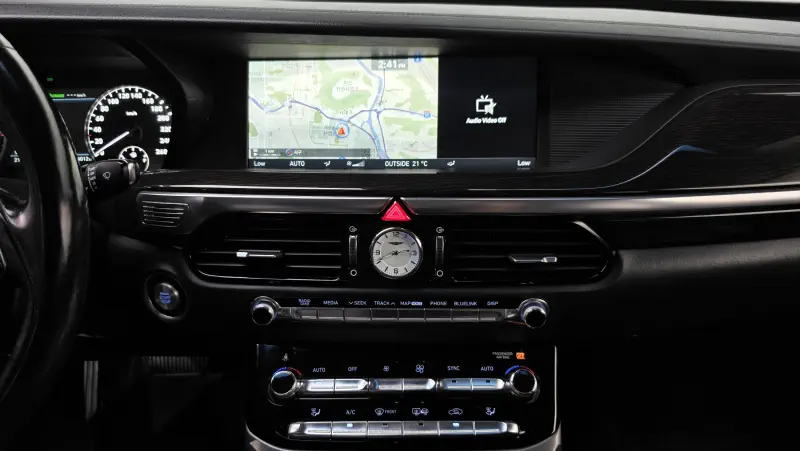 Genesis EQ900
