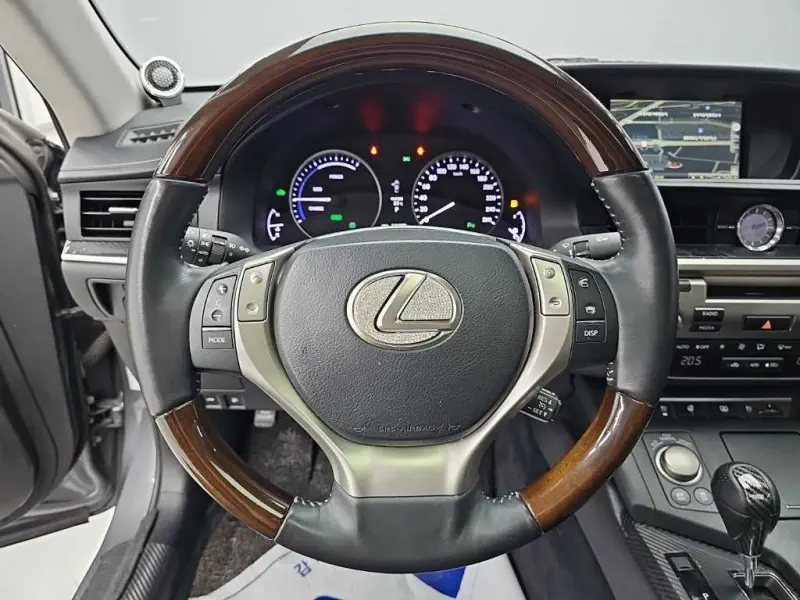 Lexus ES300h