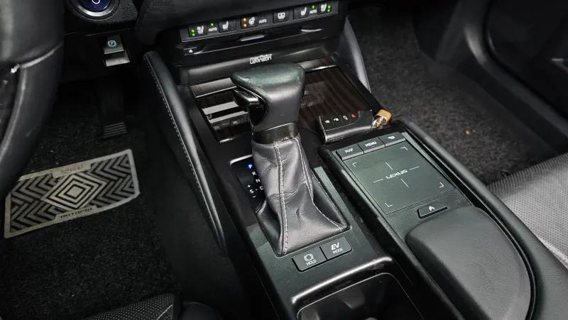 Lexus ES300h