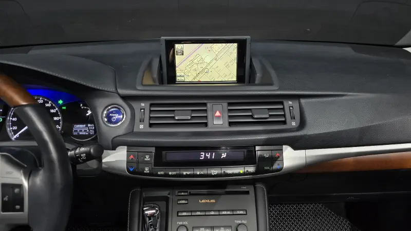 Lexus CT200h
