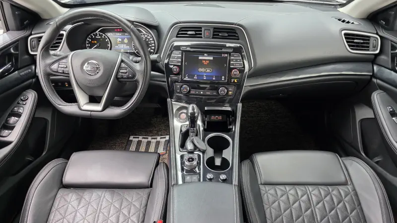 Nissan MAXIMA