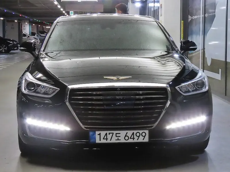 Genesis EQ900