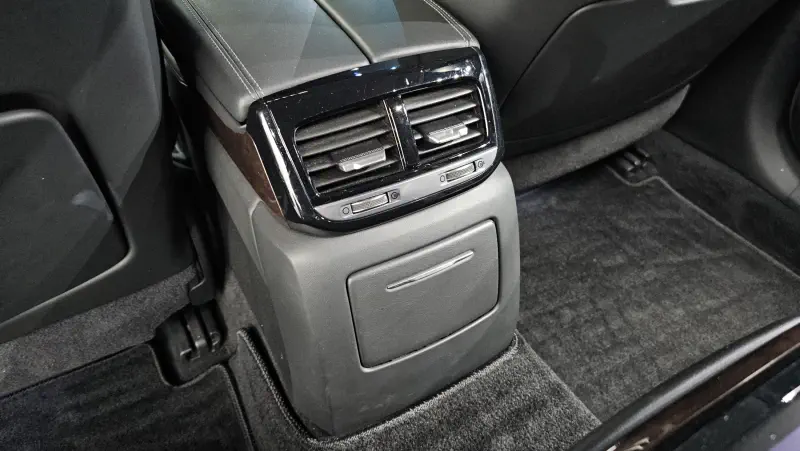 Genesis EQ900