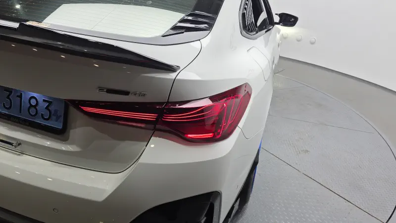 BMW i4
