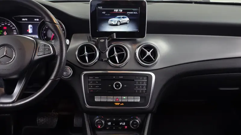 Mercedes-Benz GLA-Class
