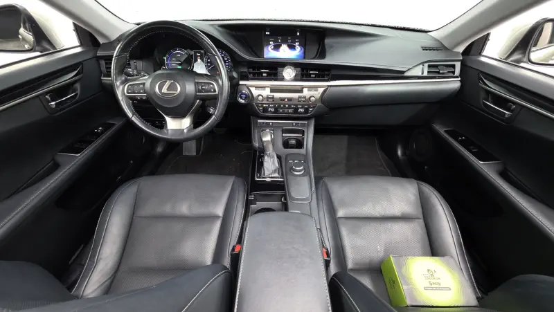 Lexus ES300h