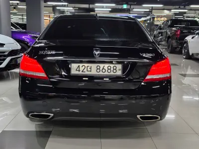 Hyundai Equus