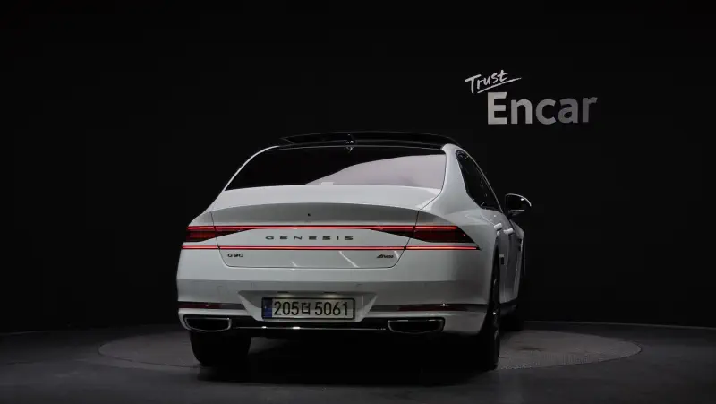 Genesis G90