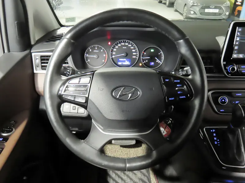 Hyundai Grand Starex