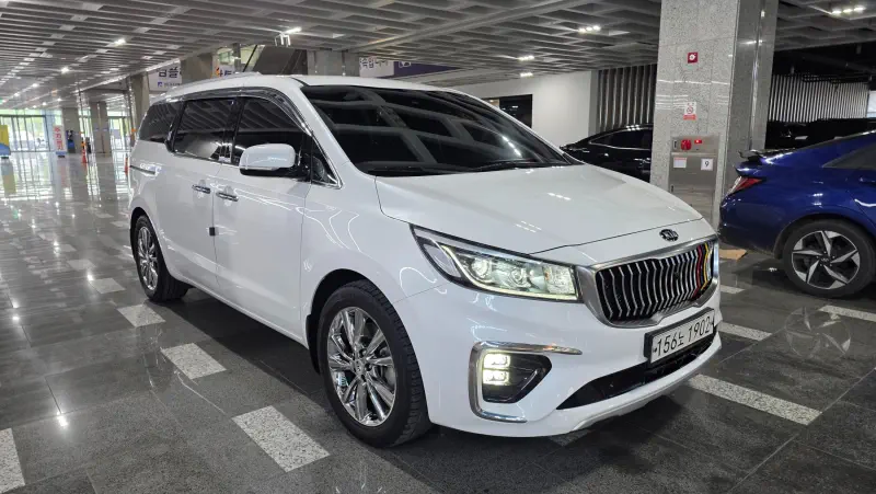 Kia Carnival