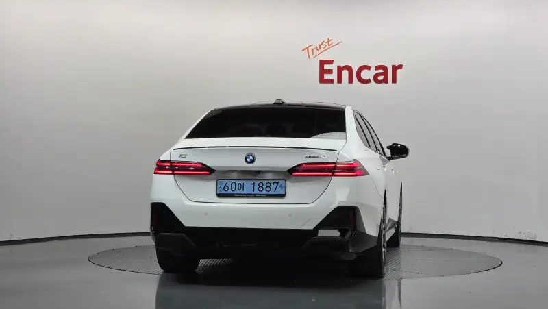 BMW i5