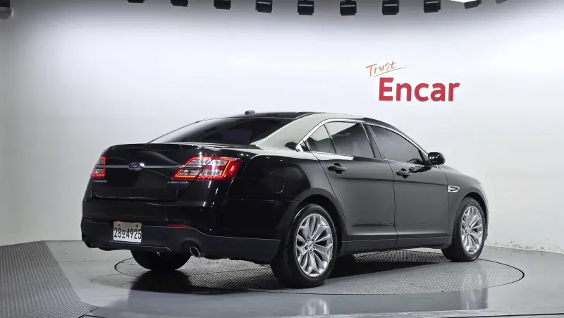 Ford Taurus
