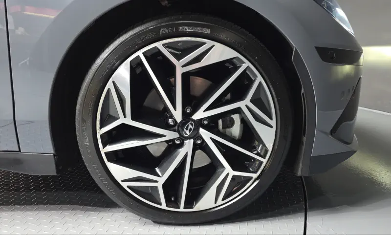 Hyundai Ioniq 6