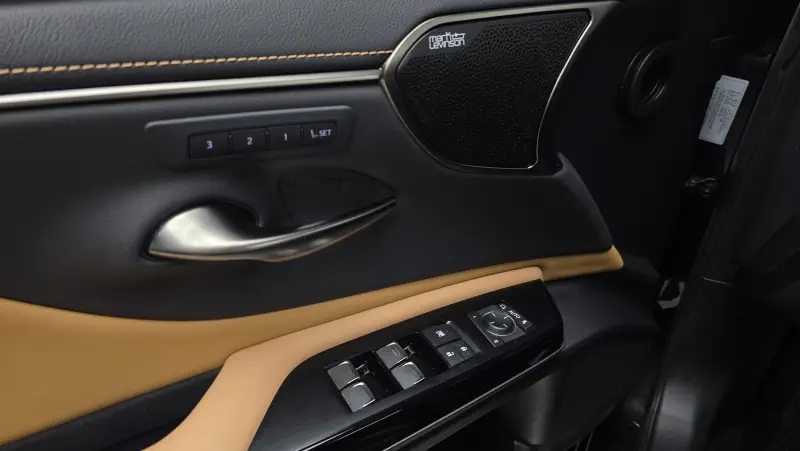 Lexus ES300h