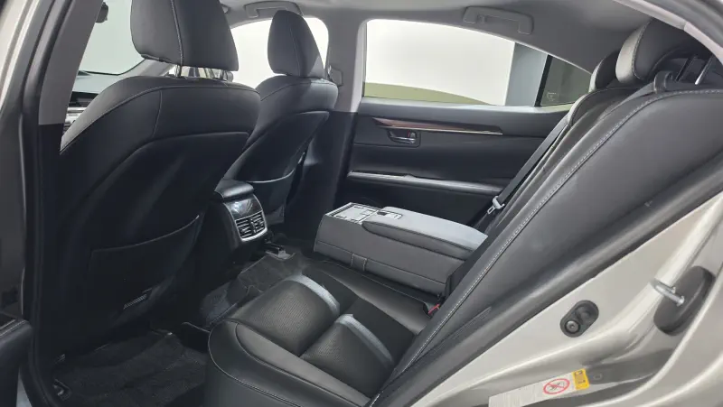 Lexus ES300h