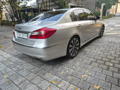 Hyundai Genesis