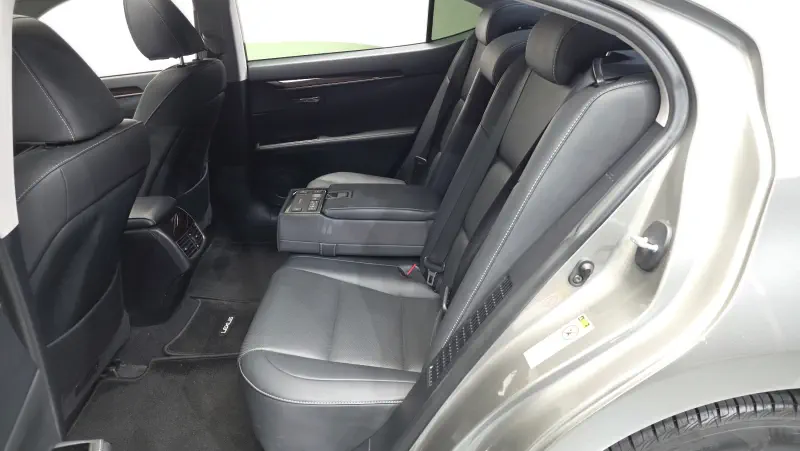 Lexus ES300h