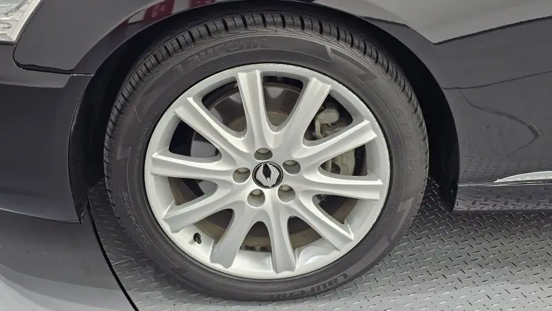 SsangYong Chairman W