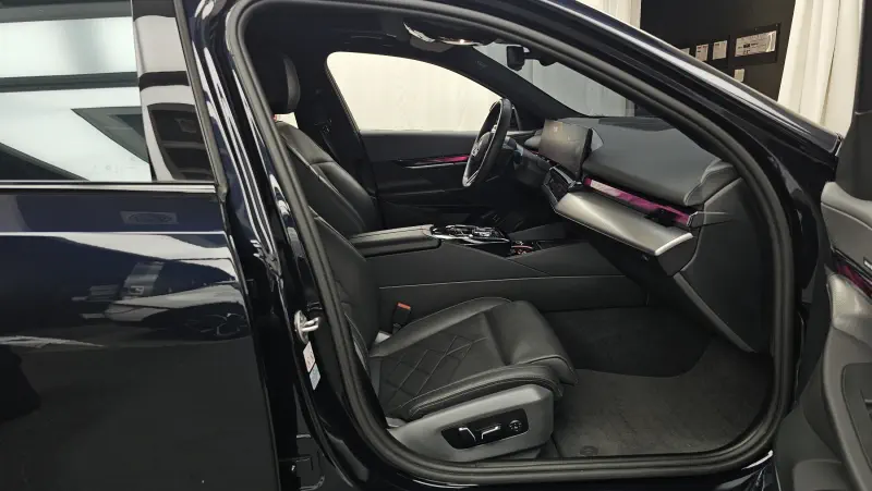 BMW i5