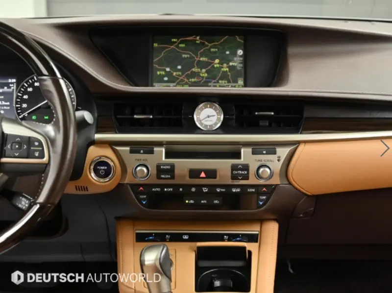 Lexus ES300h