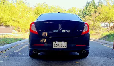 Lincoln MKS