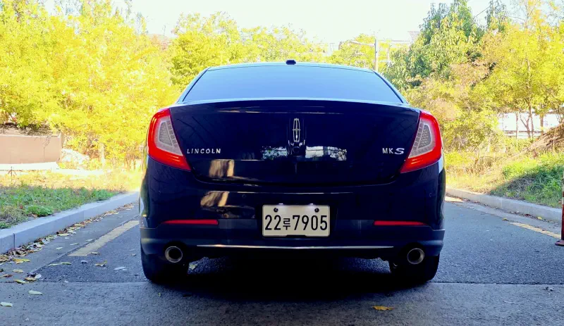 Lincoln MKS