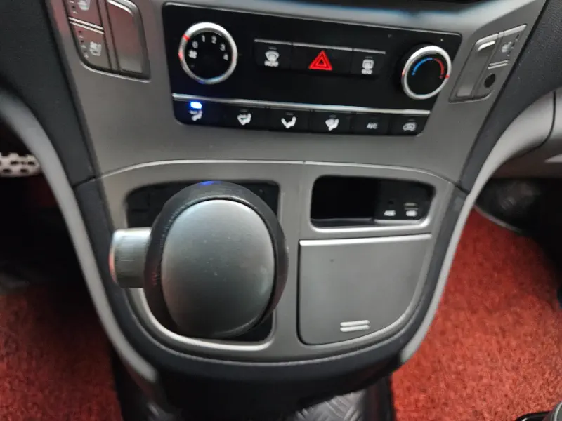 Hyundai Grand Starex