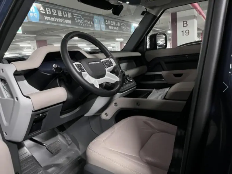 Land Rover Defender