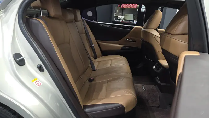 Lexus ES300h