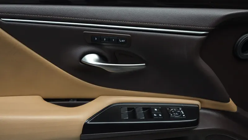 Lexus ES300h