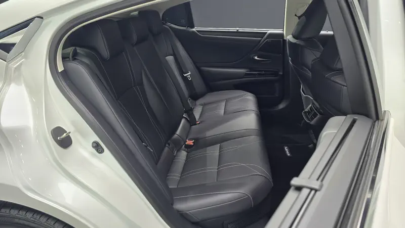 Lexus ES300h