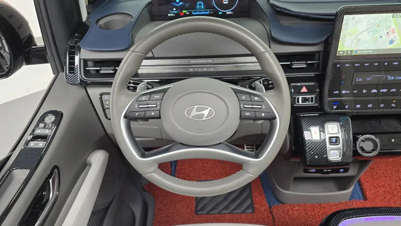 Hyundai Staria