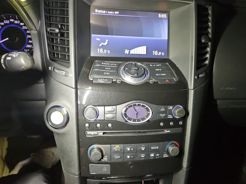 Infiniti QX70