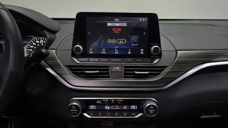 Nissan Altima