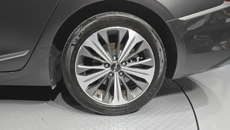 Kia K8