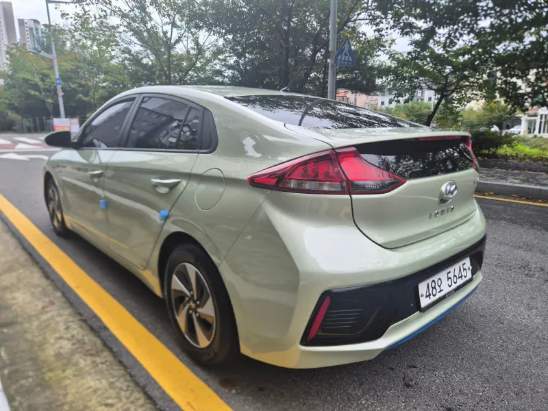 Hyundai Ioniq