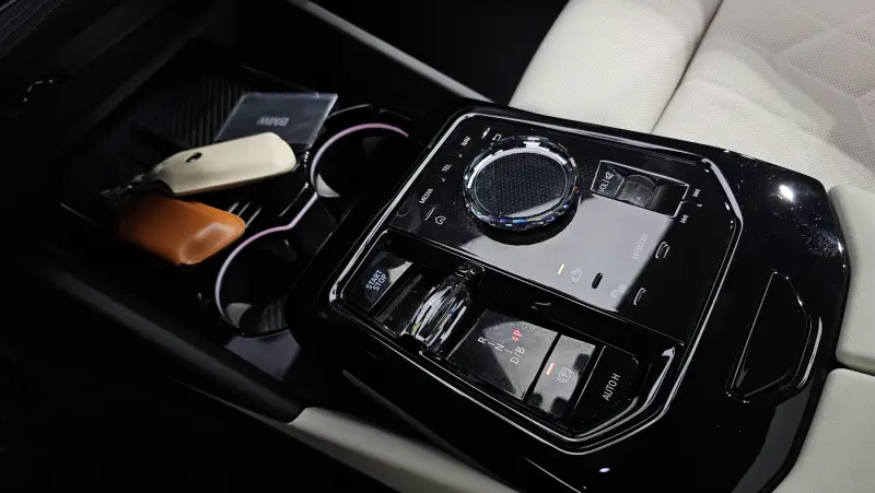 BMW i5