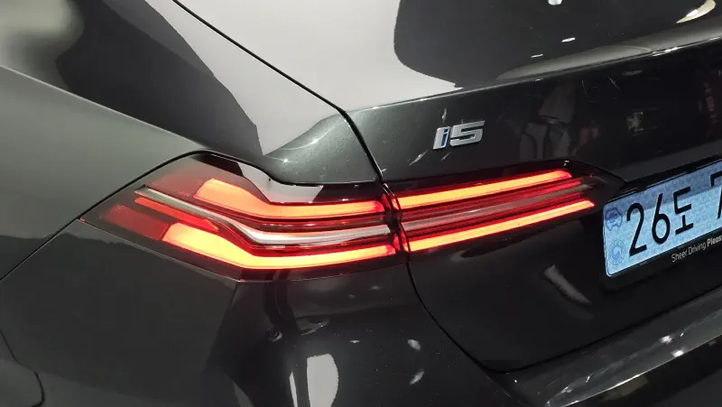 BMW i5