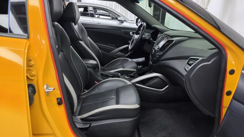 Hyundai Veloster