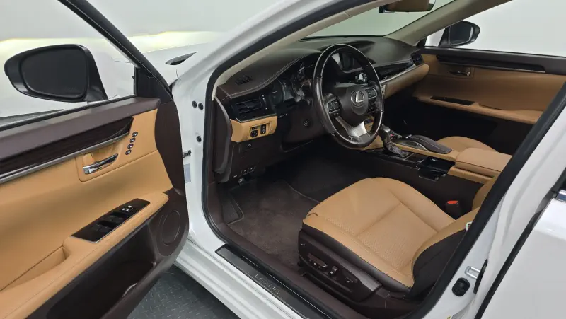 Lexus ES300h